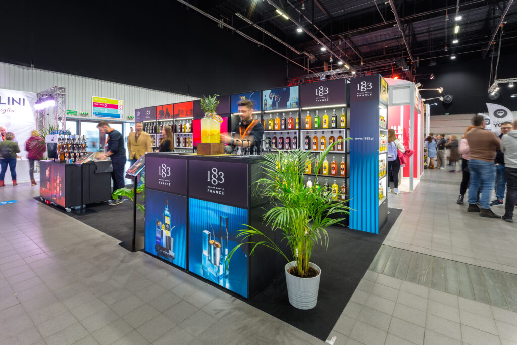 Case study współpracy HELO FORM x APS Glass & Bar Supply